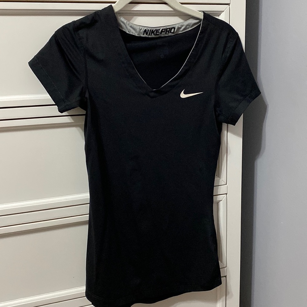 Women’s Nike shirt